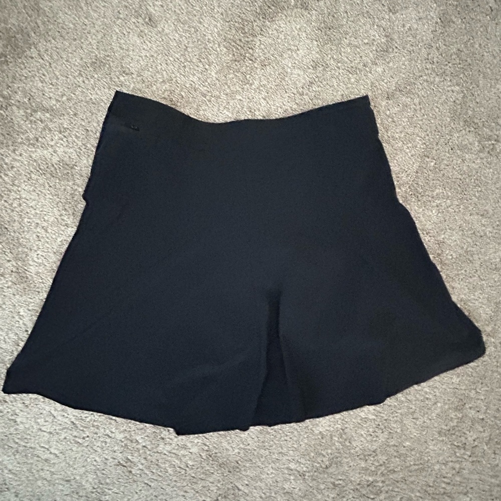 Very flowy black athleta skirt